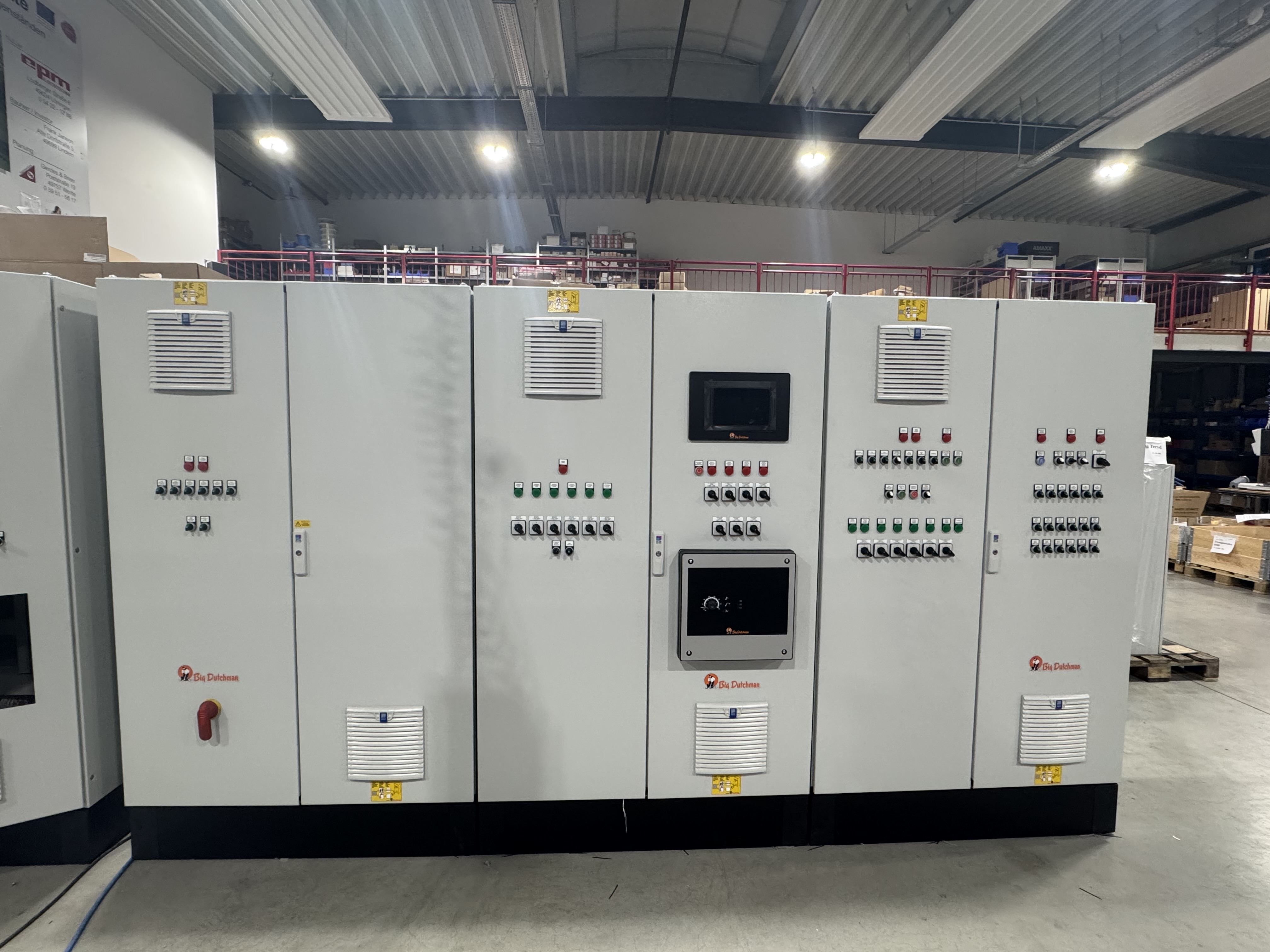 Control cabinet layer house - UV639 5r8t